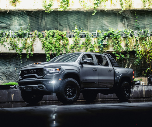 wrap xe, dán đổi màu xe Ram TRX wrap matte dark grey