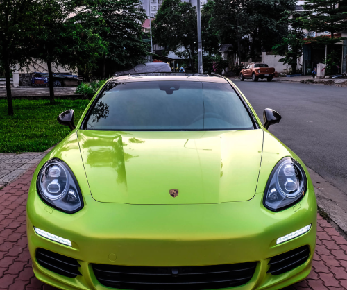 wrap xe, dán đổi màu xe Porsche Panamera wrap Magic Apple Green