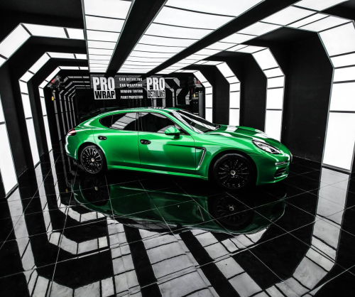 wrap xe, dán đổi màu xe Porsche Panamera wrap Gloss Green Metallic