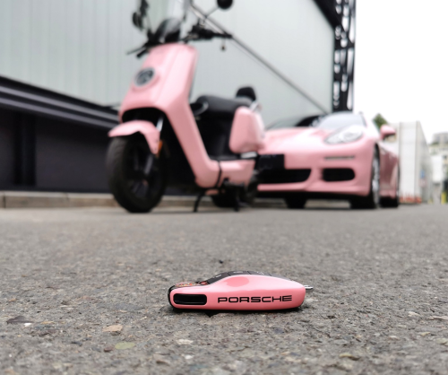 wrap xe, dán đổi màu xe Porsche Panamera wrap gloss pastel pink