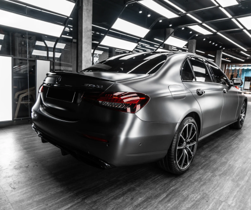 Dán đổi màu xe Mercedes-Benz E300 Matte AMG Gray