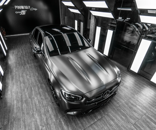 Dán đổi màu xe Mercedes-Benz E300 Matte AMG Gray