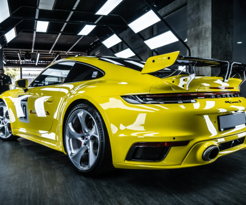 Dán đổi màu xe Porsche 911 Gloss Racing Yellow