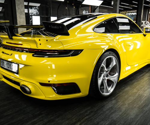 Dán đổi màu xe Porsche 911 Gloss Racing Yellow