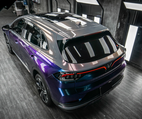 Dán đổi màu xe VinFast VF8 Gloss Chameleon Blue Purple & Sunset