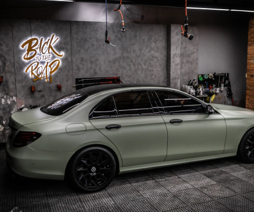 Dán đổi màu xe Mercedes-Benz E300 Matte Khaki Green