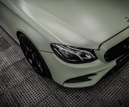 Dán đổi màu xe Mercedes-Benz E300 Matte Khaki Green