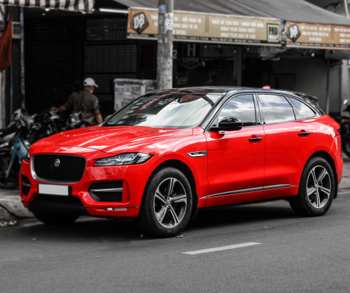 Dán đổi màu xe Jaguar F-Pace với Gloss Red