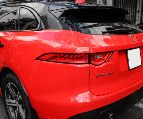 Dán đổi màu xe Jaguar F-Pace với Gloss Red
