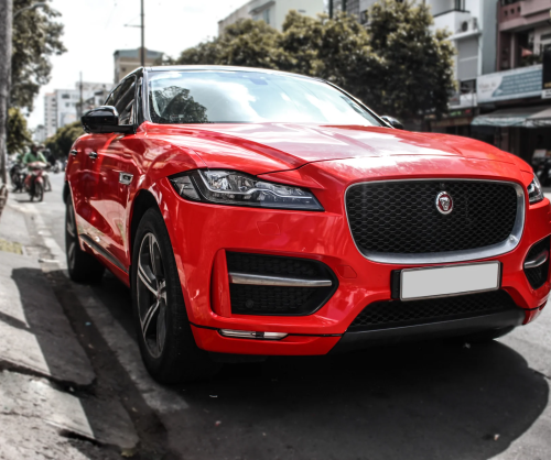 Dán đổi màu xe Jaguar F-Pace với Gloss Red