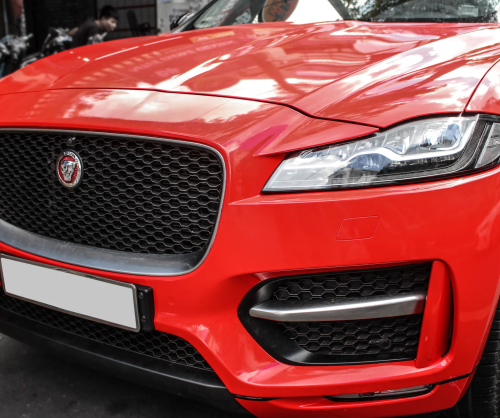 Dán đổi màu xe Jaguar F-Pace với Gloss Red