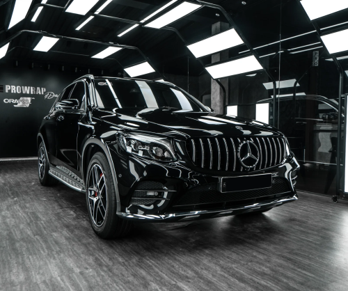 Dán đổi màu xe Mercedes-Benz GLC Gloss Black