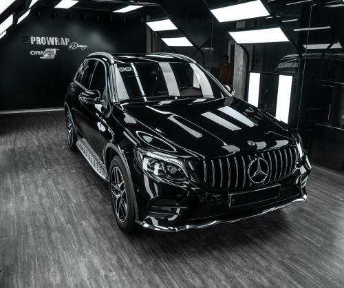 Dán đổi màu xe Mercedes-Benz GLC Gloss Black