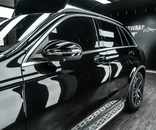 Dán đổi màu xe Mercedes-Benz GLC Gloss Black