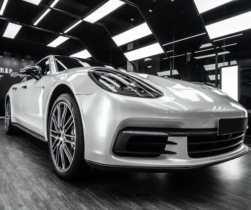 Dán đổi màu xe Porsche Panamera Gloss Pearl White