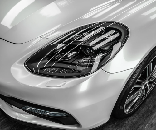 Dán đổi màu xe Porsche Panamera Gloss Pearl White