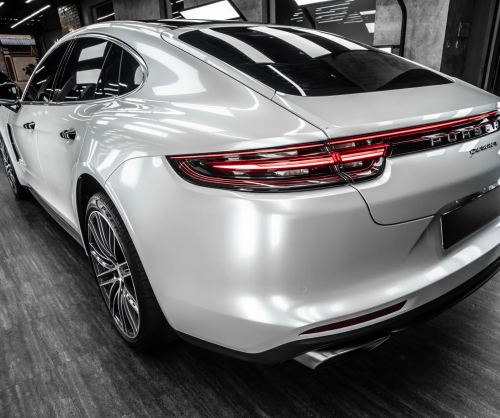 Dán đổi màu xe Porsche Panamera Gloss Pearl White