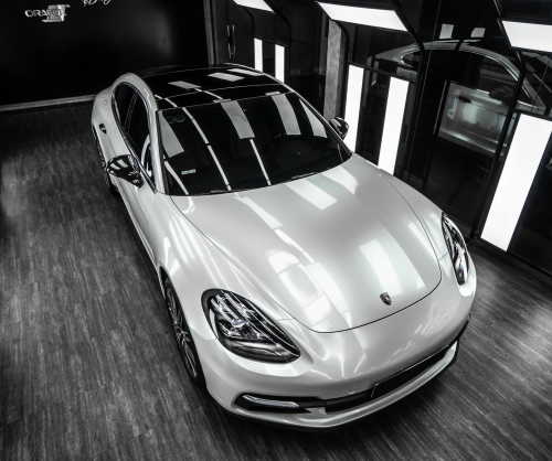 Dán đổi màu xe Porsche Panamera Gloss Pearl White