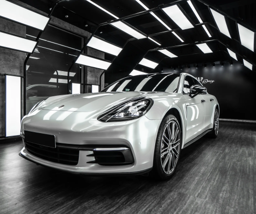 Dán đổi màu xe Porsche Panamera Gloss Pearl White