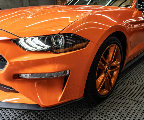 Dán đổi màu xe Ford Mustang với Gloss Burn Orange