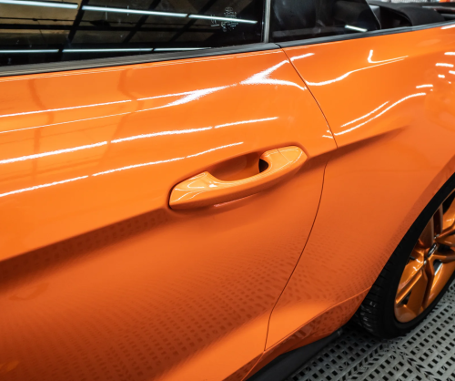 Dán đổi màu xe Ford Mustang với Gloss Burn Orange