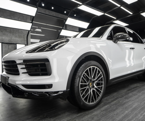 Dán đổi màu xe Porsche Cayenne GTS Gloss White
