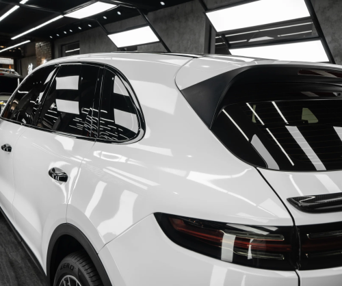 Dán đổi màu xe Porsche Cayenne GTS Gloss White