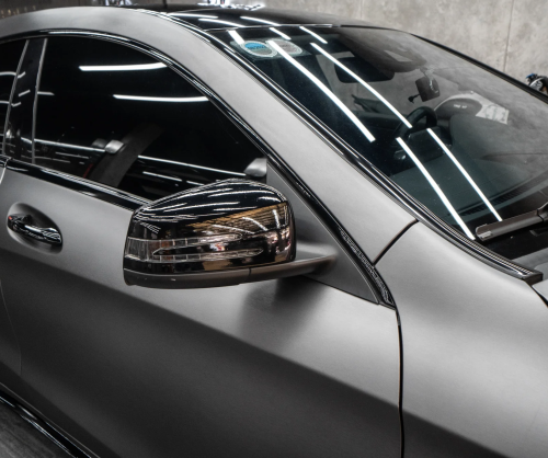 Dán đổi màu xe Mercedes CLA 200 với Titanium Brushed