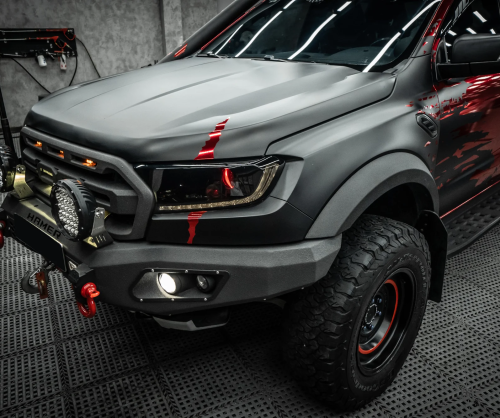 Dán đổi màu xe Ford Ranger Raptor Chrome Red & Matte Black