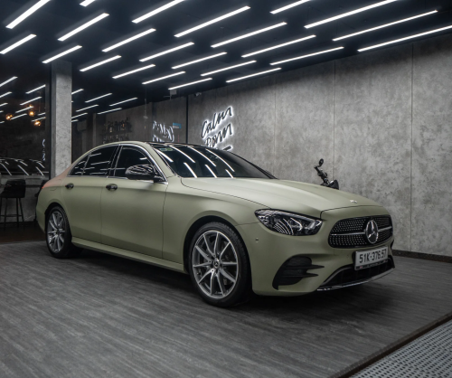 Dán đổi màu xe Mercedes E300 Matte Khaki Green