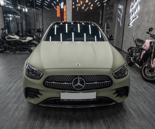 Dán đổi màu xe Mercedes E300 Matte Khaki Green