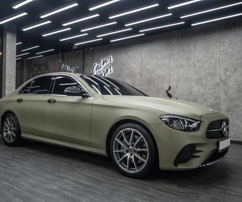 Dán đổi màu xe Mercedes E300 Matte Khaki Green
