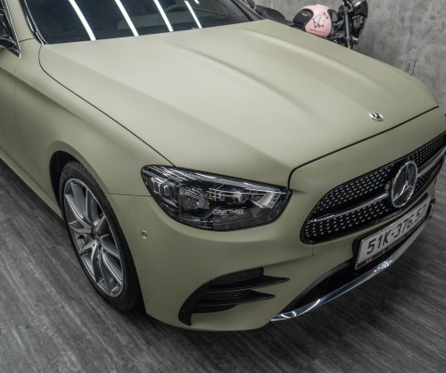 Dán đổi màu xe Mercedes E300 Matte Khaki Green