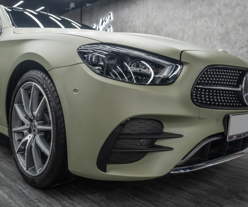 Dán đổi màu xe Mercedes E300 Matte Khaki Green