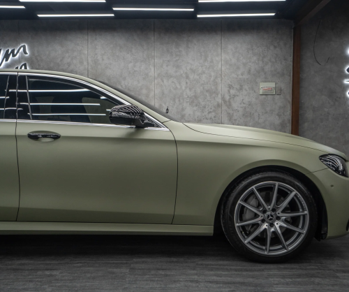 Dán đổi màu xe Mercedes E300 Matte Khaki Green