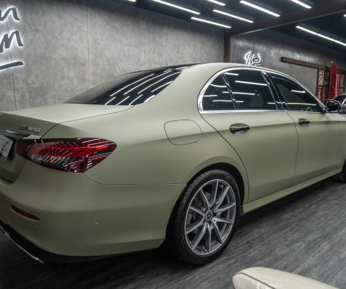 Dán đổi màu xe Mercedes E300 Matte Khaki Green