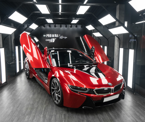 Dán đổi màu xe BMW i8 với Gloss True Blood