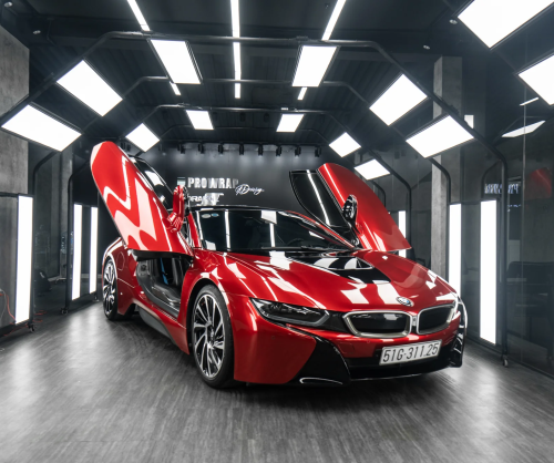 Dán đổi màu xe BMW i8 với Gloss True Blood