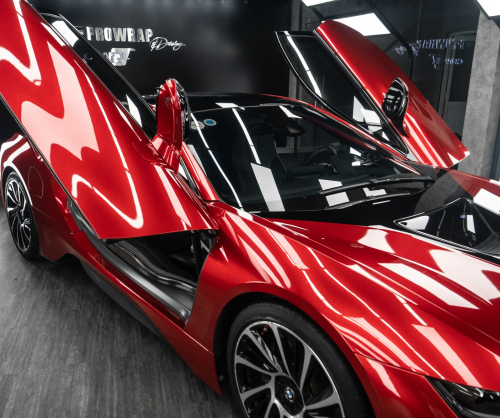 Dán đổi màu xe BMW i8 với Gloss True Blood