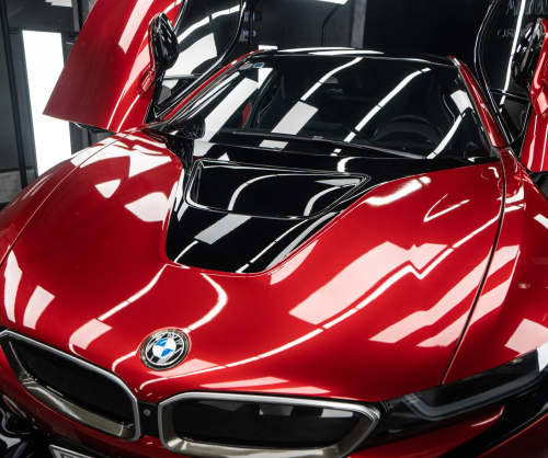 Dán đổi màu xe BMW i8 với Gloss True Blood