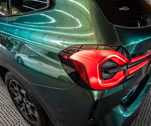 Dán đổi màu xe BMW X3 với Gloss Chameleon Green Metallic