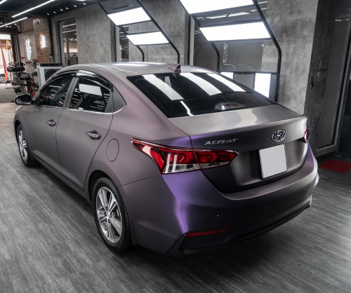 Dán đổi màu xe Hyundai Accent với Matte Dark Violet