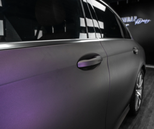 Dán đổi màu xe Mercedes E300 Matte Deep Purple