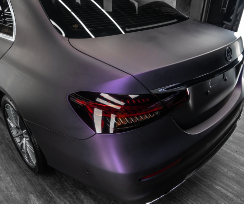 Dán đổi màu xe Mercedes E300 Matte Deep Purple