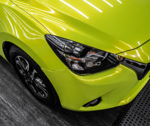 Dán đổi màu xe Mazda 2 Gloss Magic Apple Green
