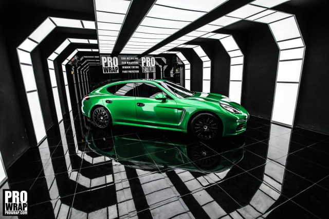 wrap xe, dán đổi màu xe Porsche Panamera wrap Gloss Green Metallic