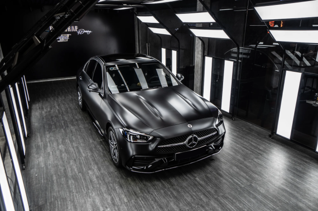 Dán đổi màu xe Mercedes-Benz C300 Satin Black