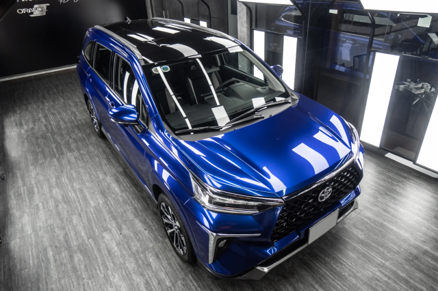 Dán đổi màu xe Toyota Veloz Cross Gloss Blueberry Metallic