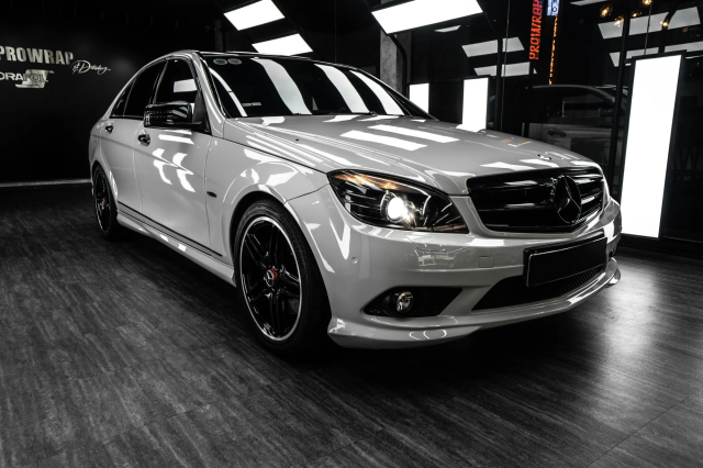 Dán đổi màu xe Mercedes-Benz C300 Gloss Chalk Gray