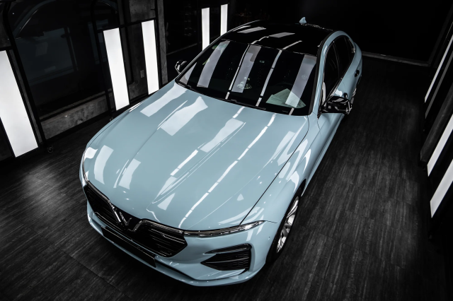 Dán đổi màu xe VinFast Lux A Gloss Ice Blue